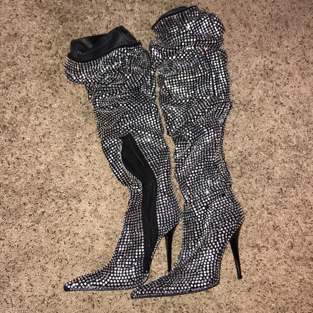 Lana Del Rey high heel booties
